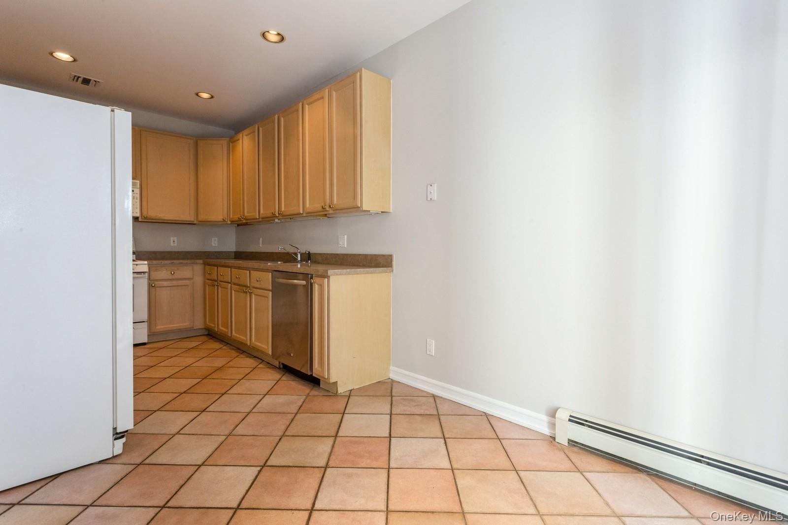 125 Cinnamon Court, Melville, NY 11747