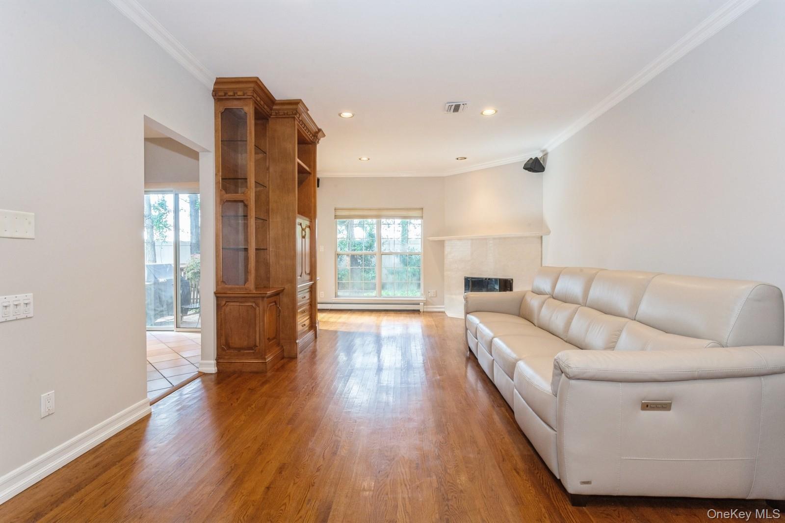 125 Cinnamon Court, Melville, NY 11747