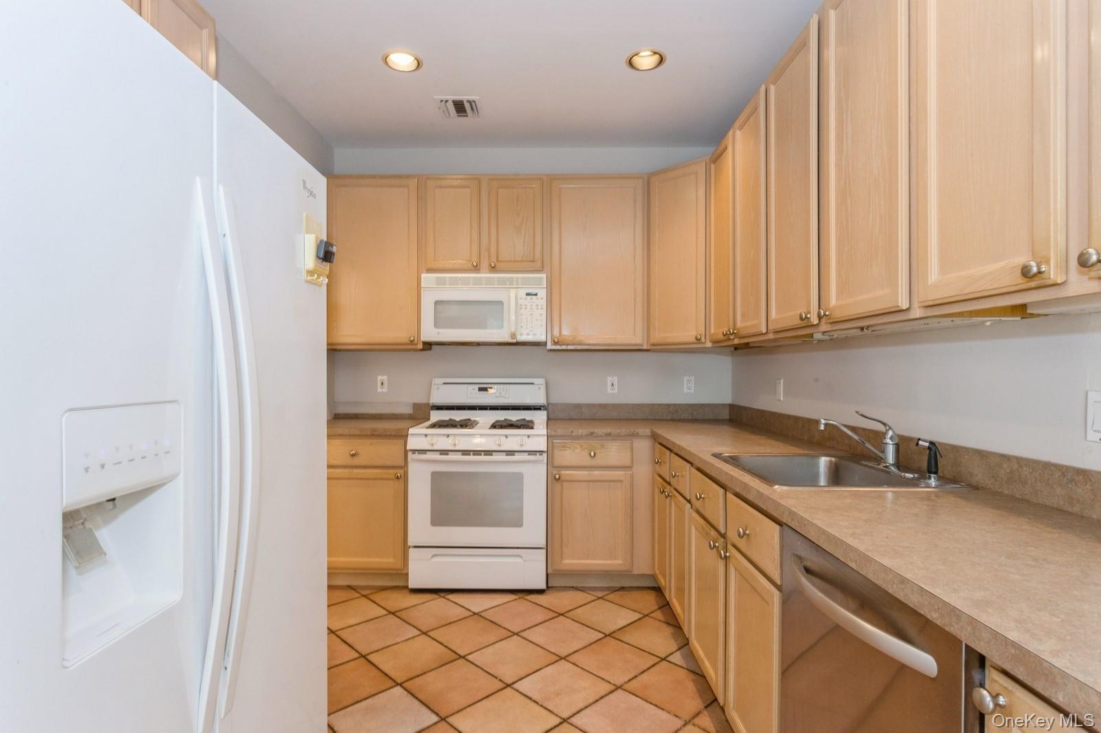 125 Cinnamon Court, Melville, NY 11747