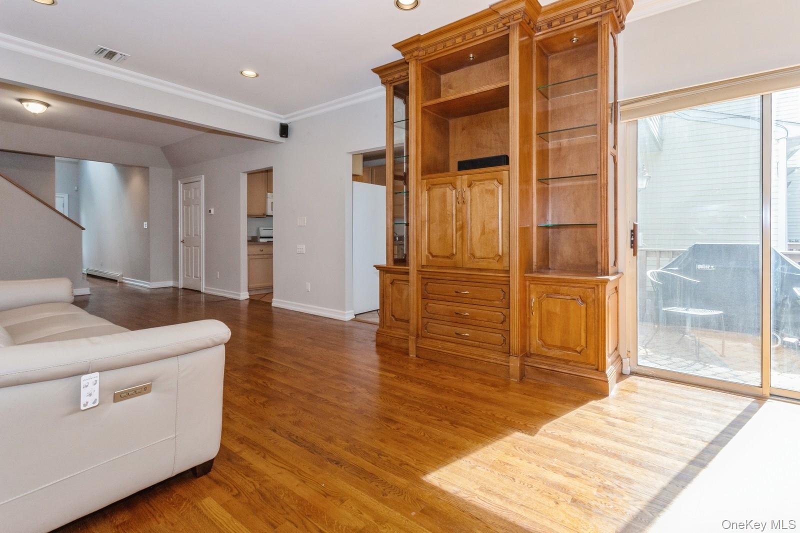 125 Cinnamon Court, Melville, NY 11747