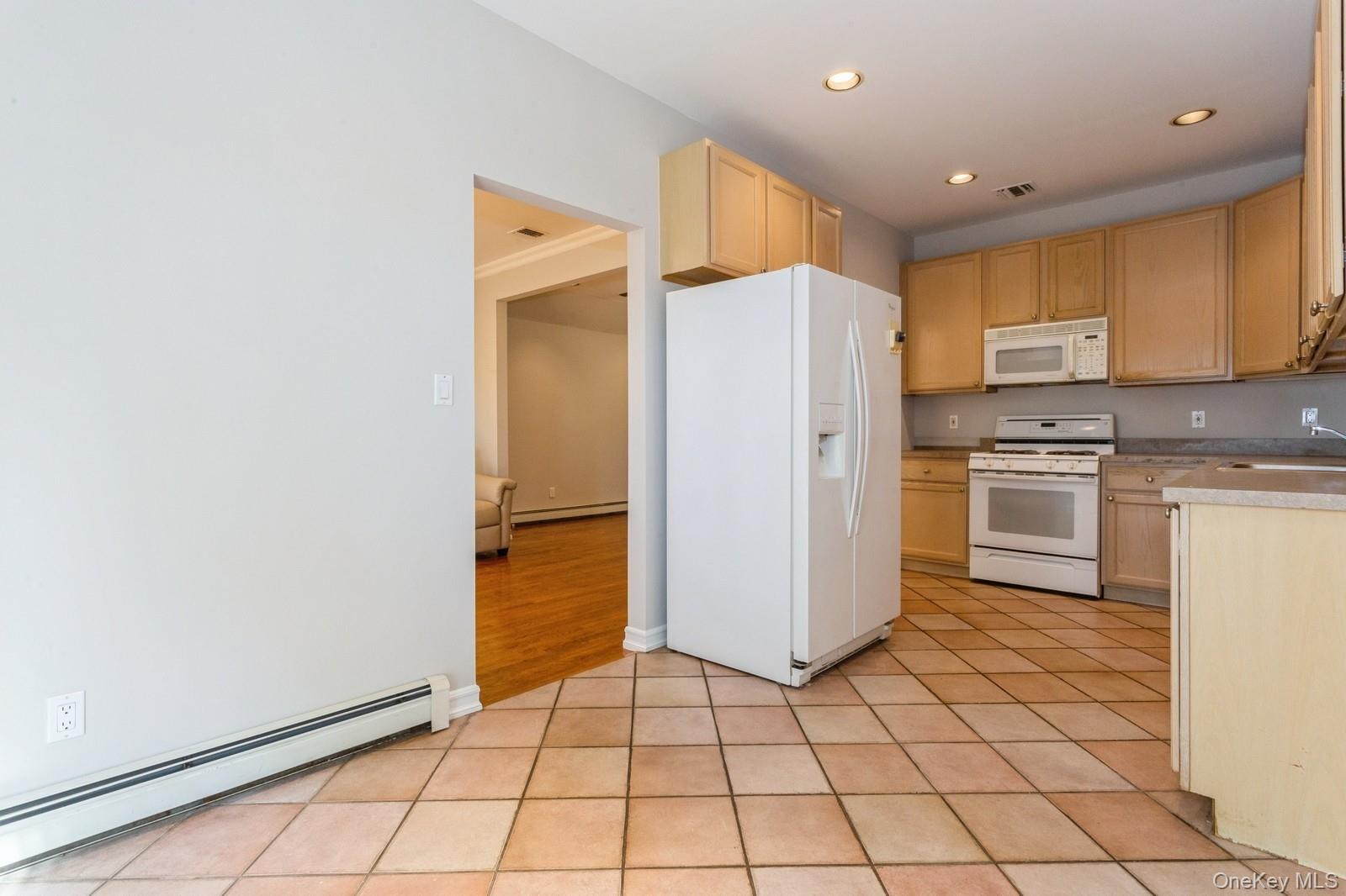 125 Cinnamon Court, Melville, NY 11747