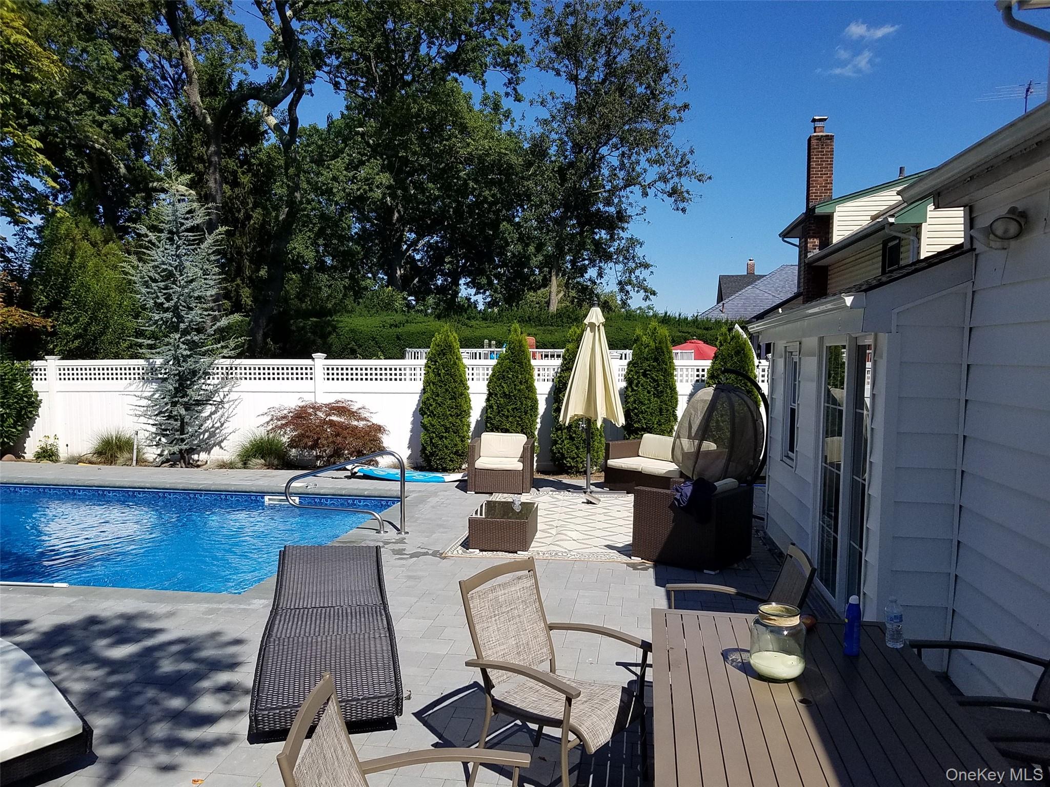 473 Lakeview Avenue, Rockville Centre, NY 11570