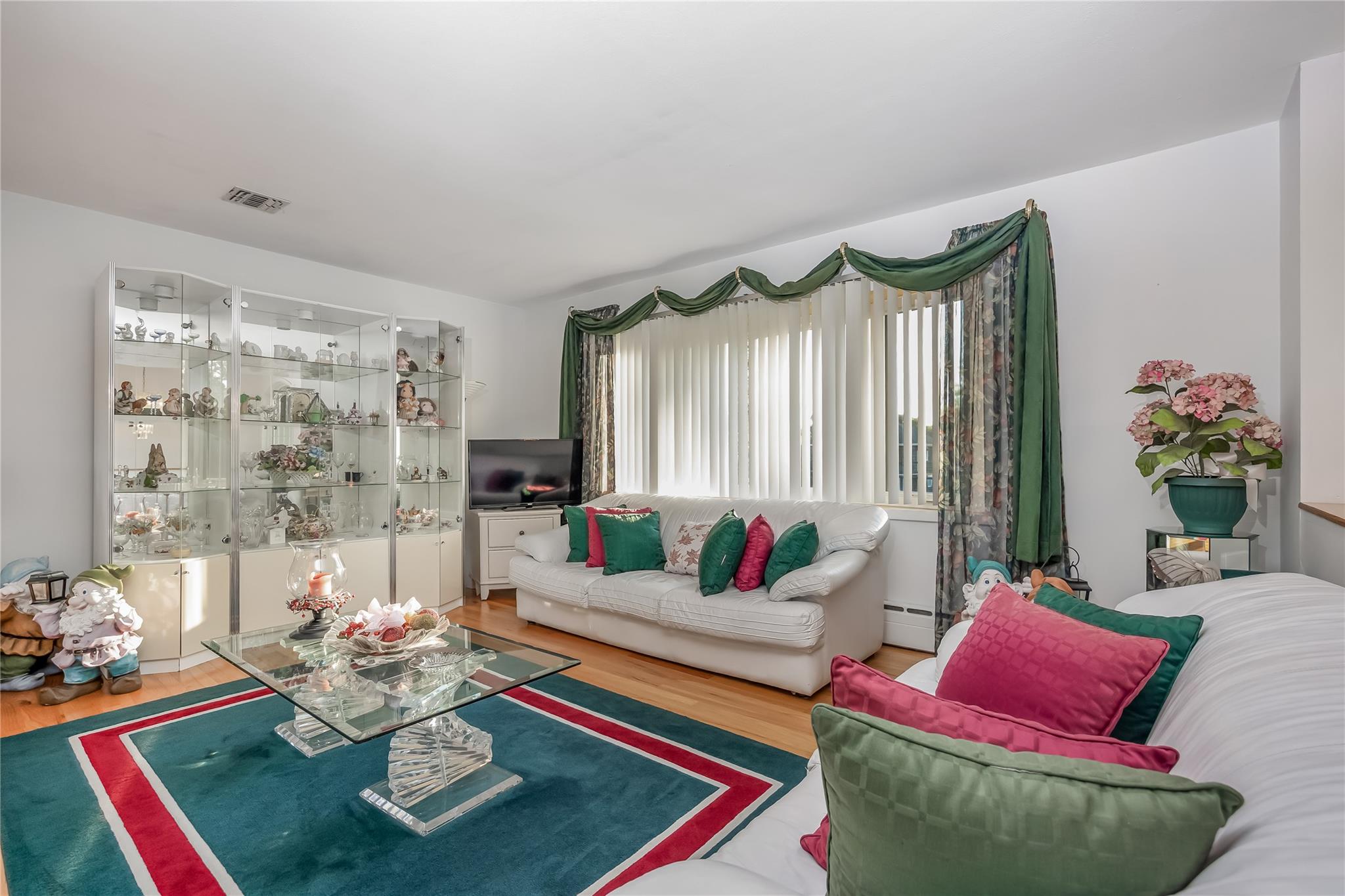 287 Cedar Avenue, Islip, NY 11751