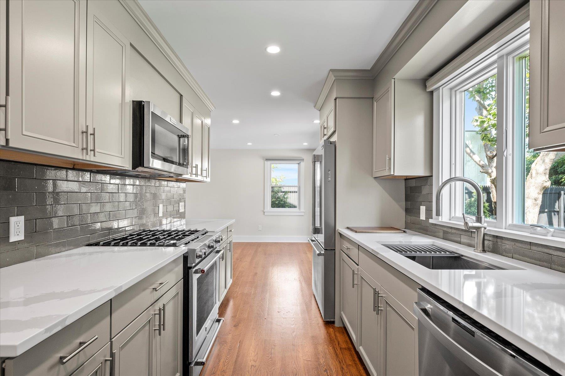 647 Montauk Highway, East Quogue, NY 11942