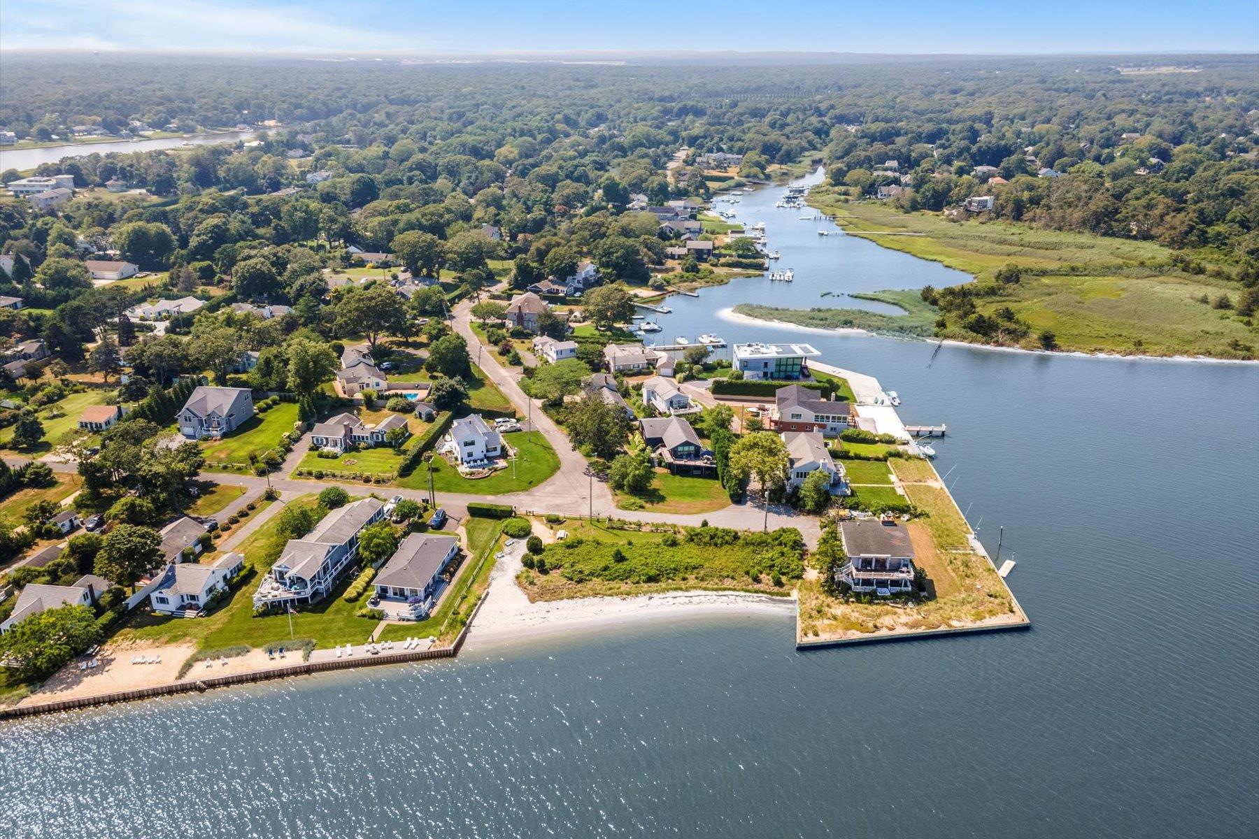 647 Montauk Highway, East Quogue, NY 11942