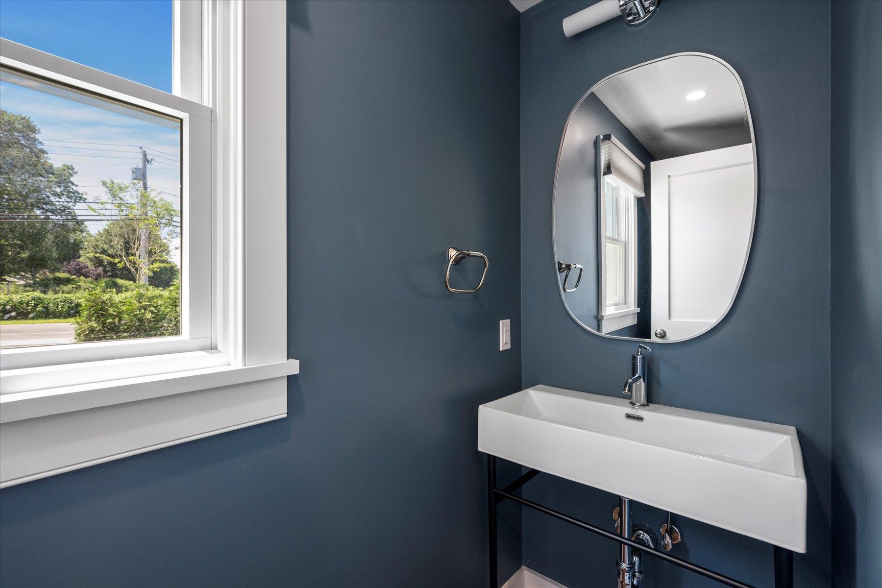 647 Montauk Highway, East Quogue, NY 11942