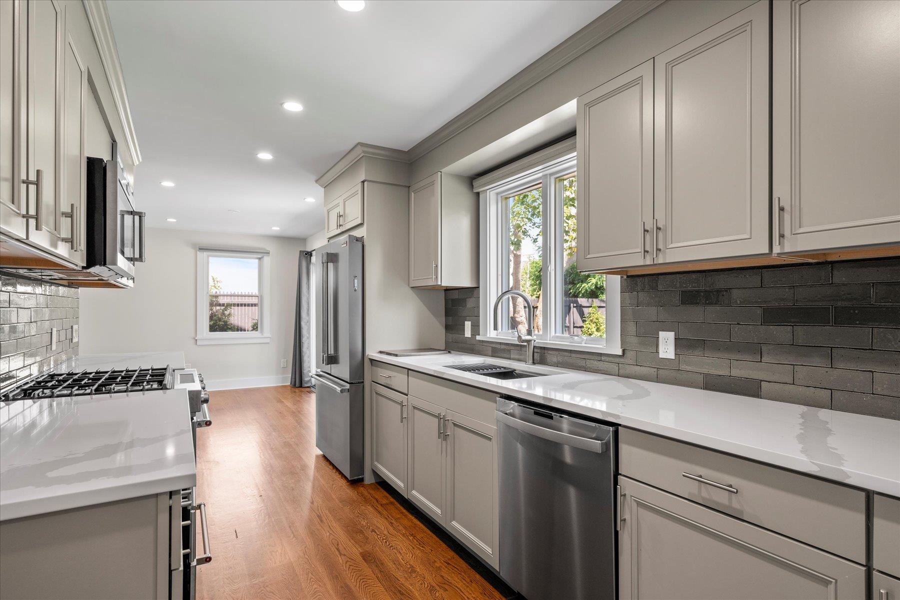 647 Montauk Highway, East Quogue, NY 11942