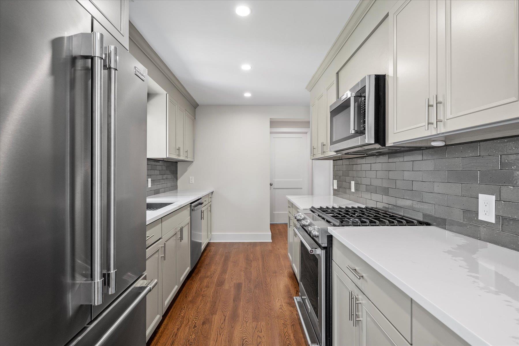 647 Montauk Highway, East Quogue, NY 11942