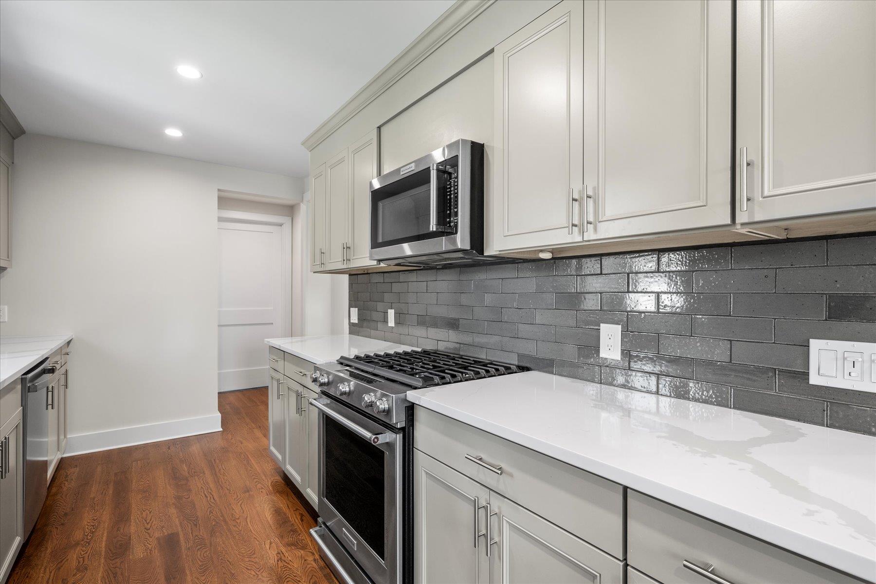 647 Montauk Highway, East Quogue, NY 11942