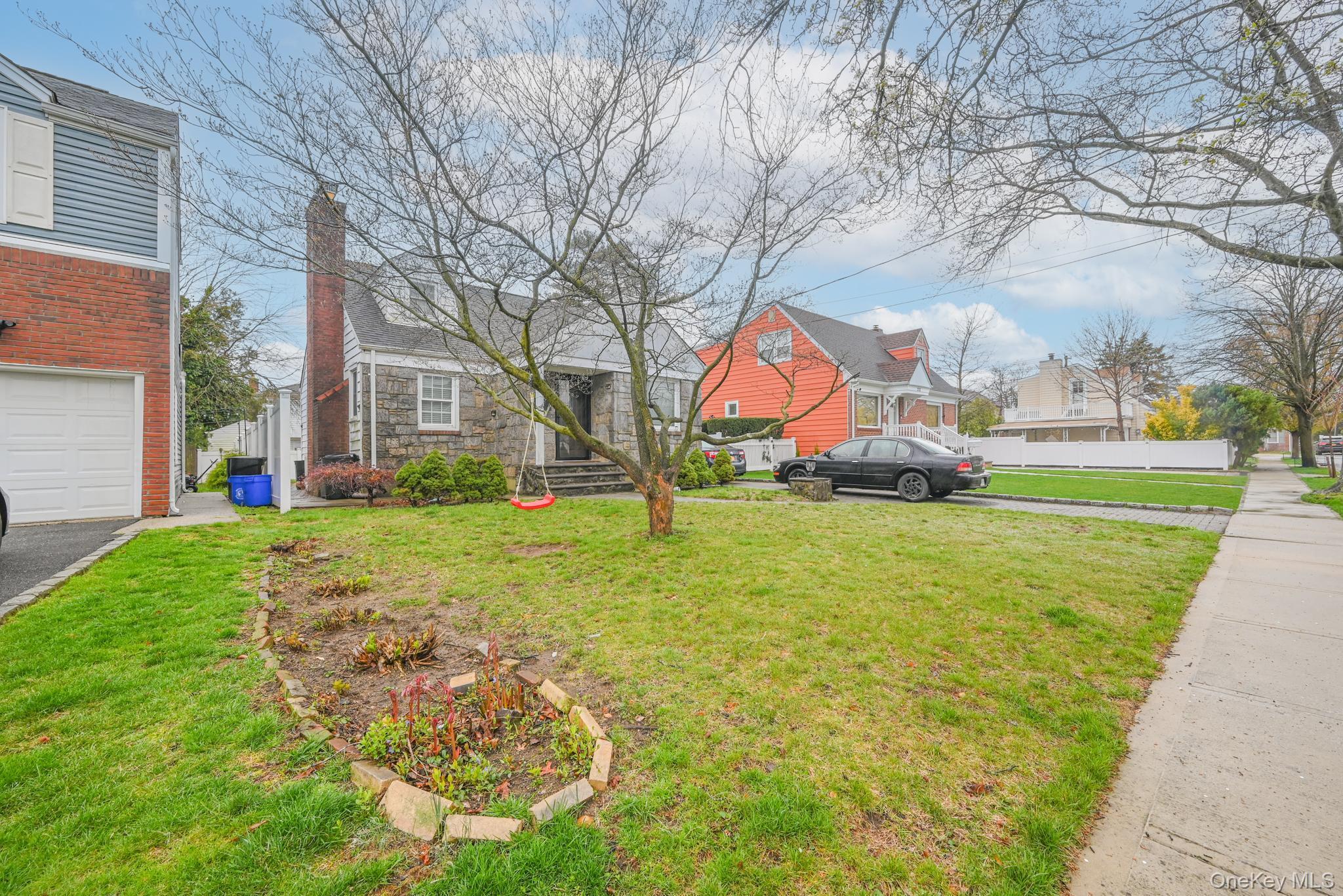 216 Home Street, Valley Stream, NY 11580