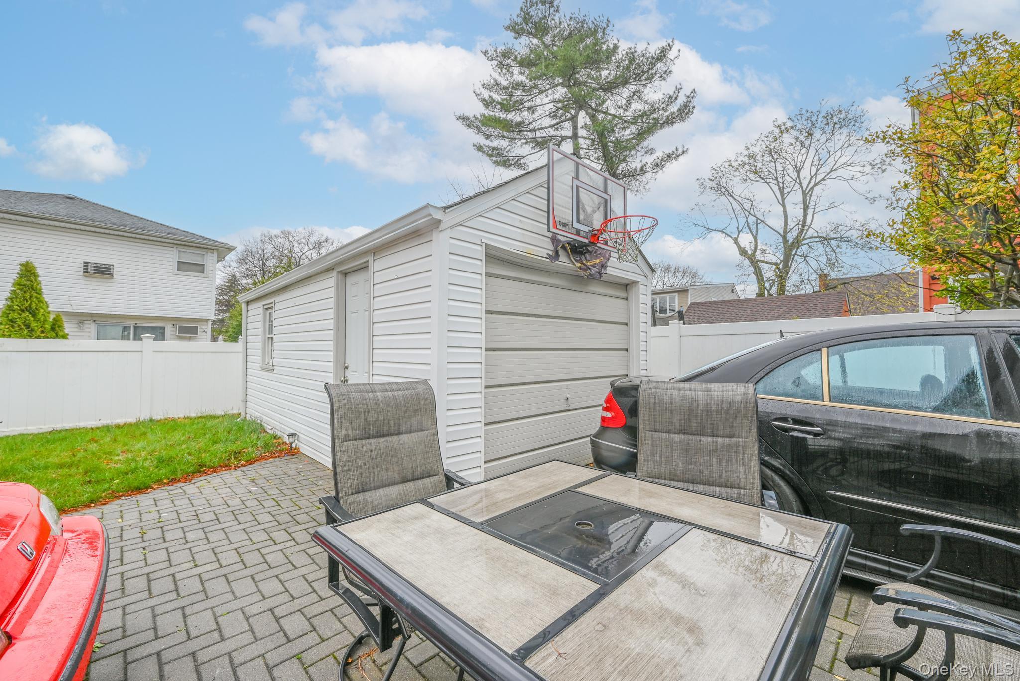 216 Home Street, Valley Stream, NY 11580