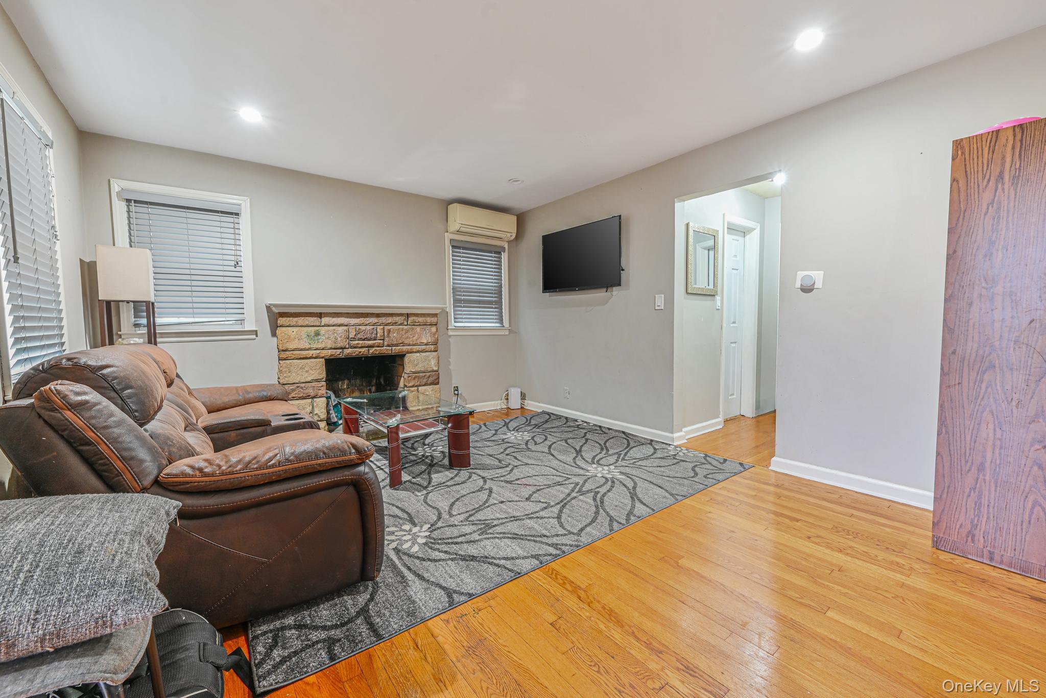 216 Home Street, Valley Stream, NY 11580