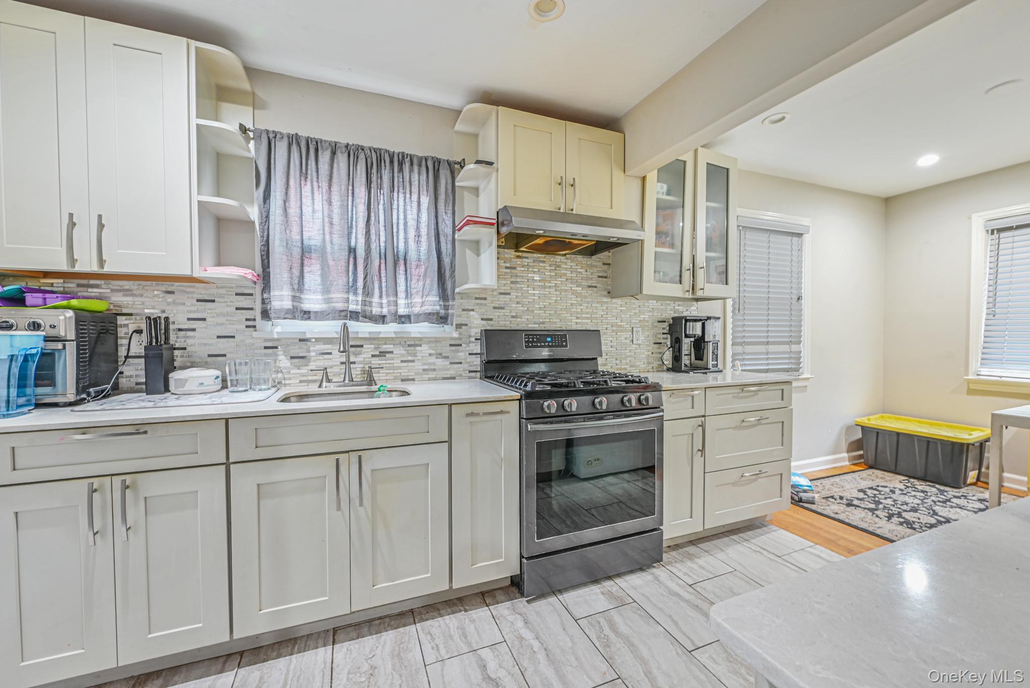 216 Home Street, Valley Stream, NY 11580