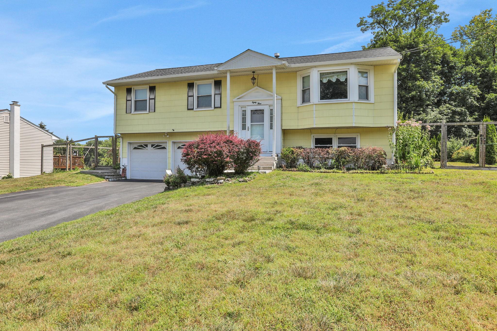 83 S Gate Drive, Poughkeepsie, NY 12601