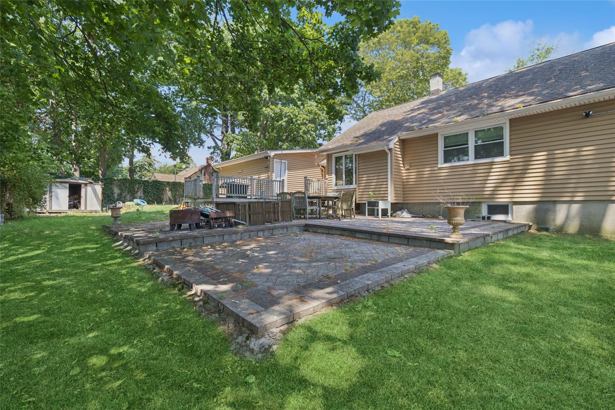 8 Cleary Road, Ronkonkoma, NY 11779