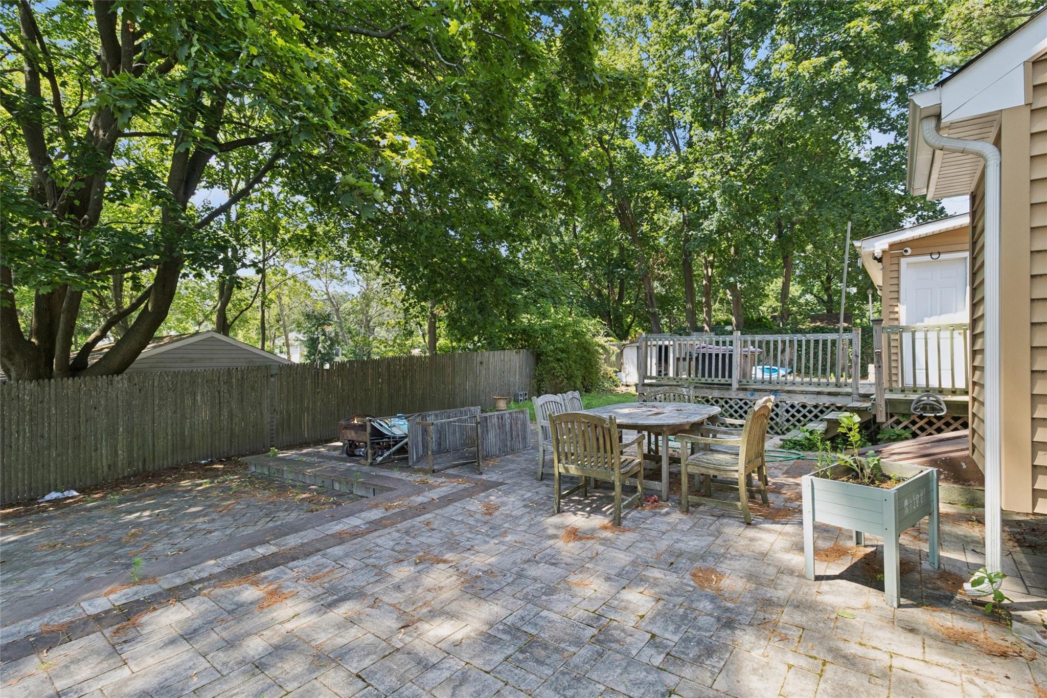 8 Cleary Road, Ronkonkoma, NY 11779