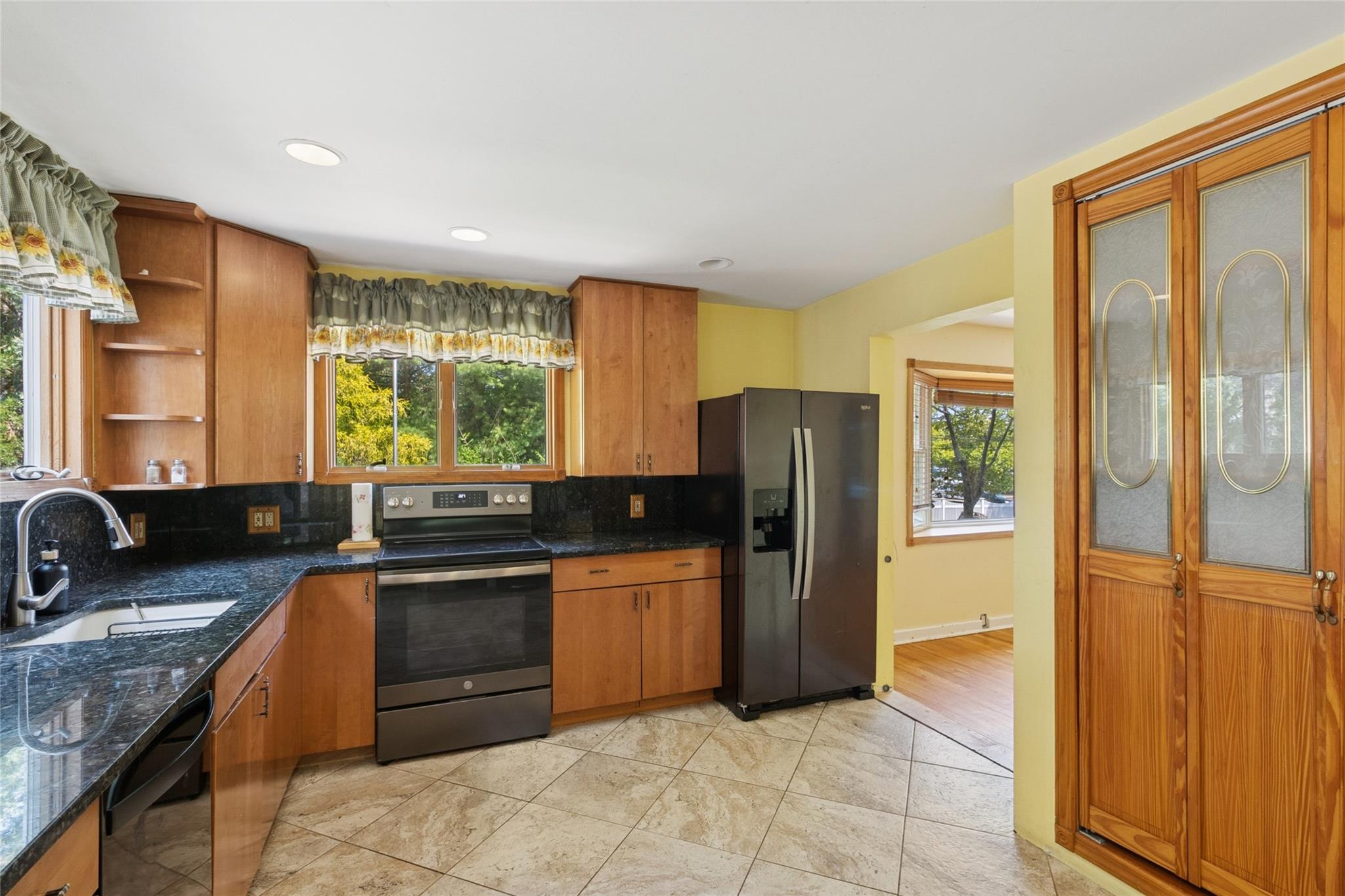 8 Cleary Road, Ronkonkoma, NY 11779