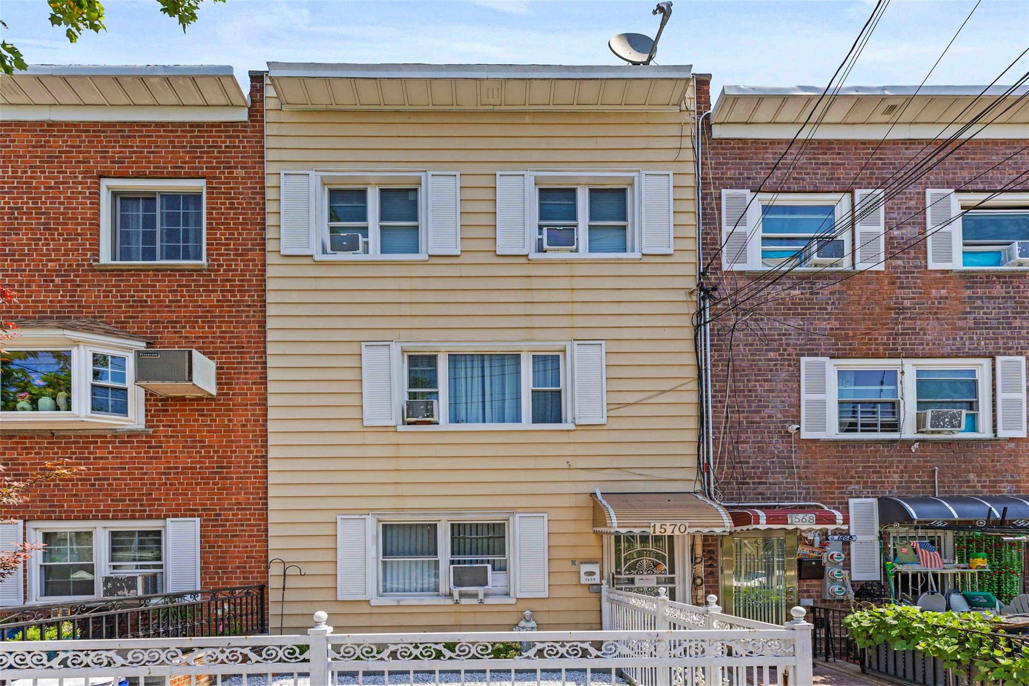 1570 Paulding Avenue, Bronx, NY 10462