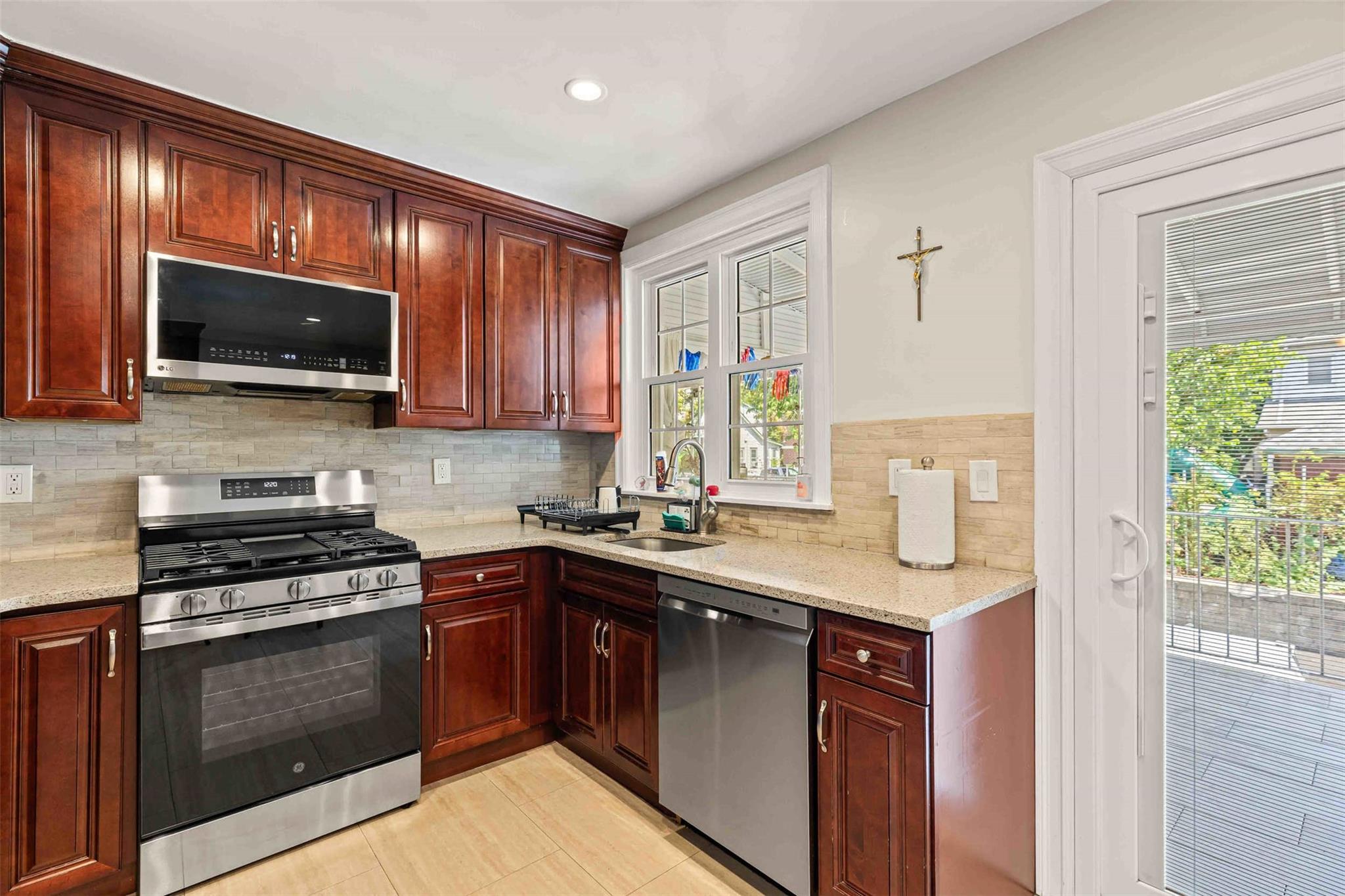 1570 Paulding Avenue, Bronx, NY 10462