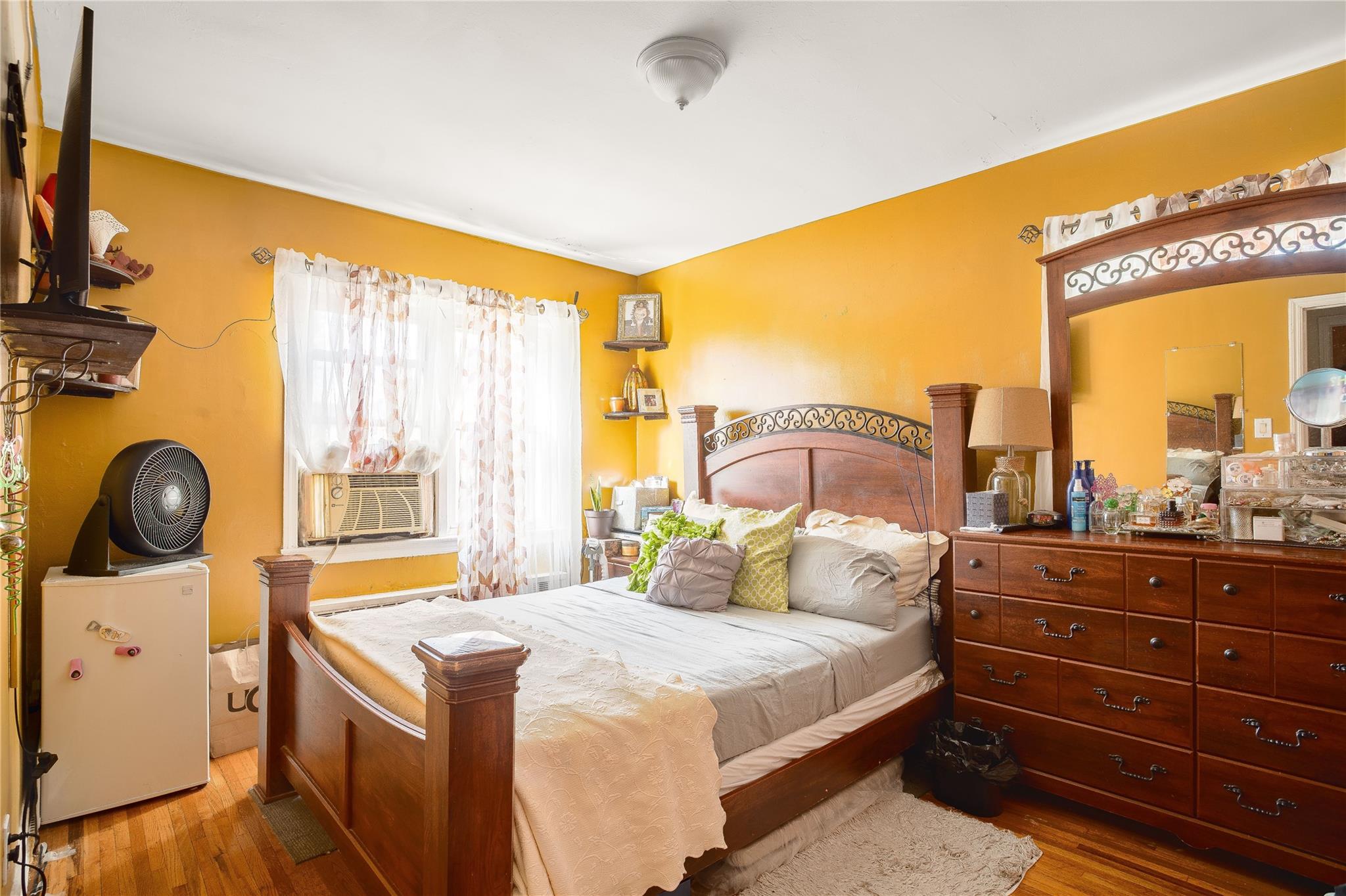 19511 Woodhull Avenue, Hollis, NY 11423