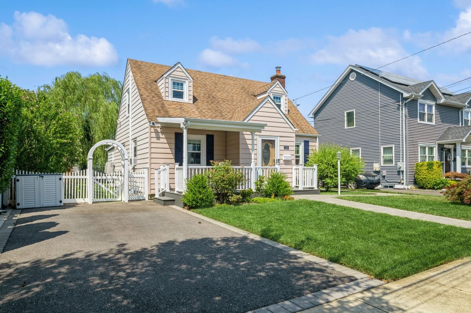 239 Stephen Street, North Bellmore, NY 11710