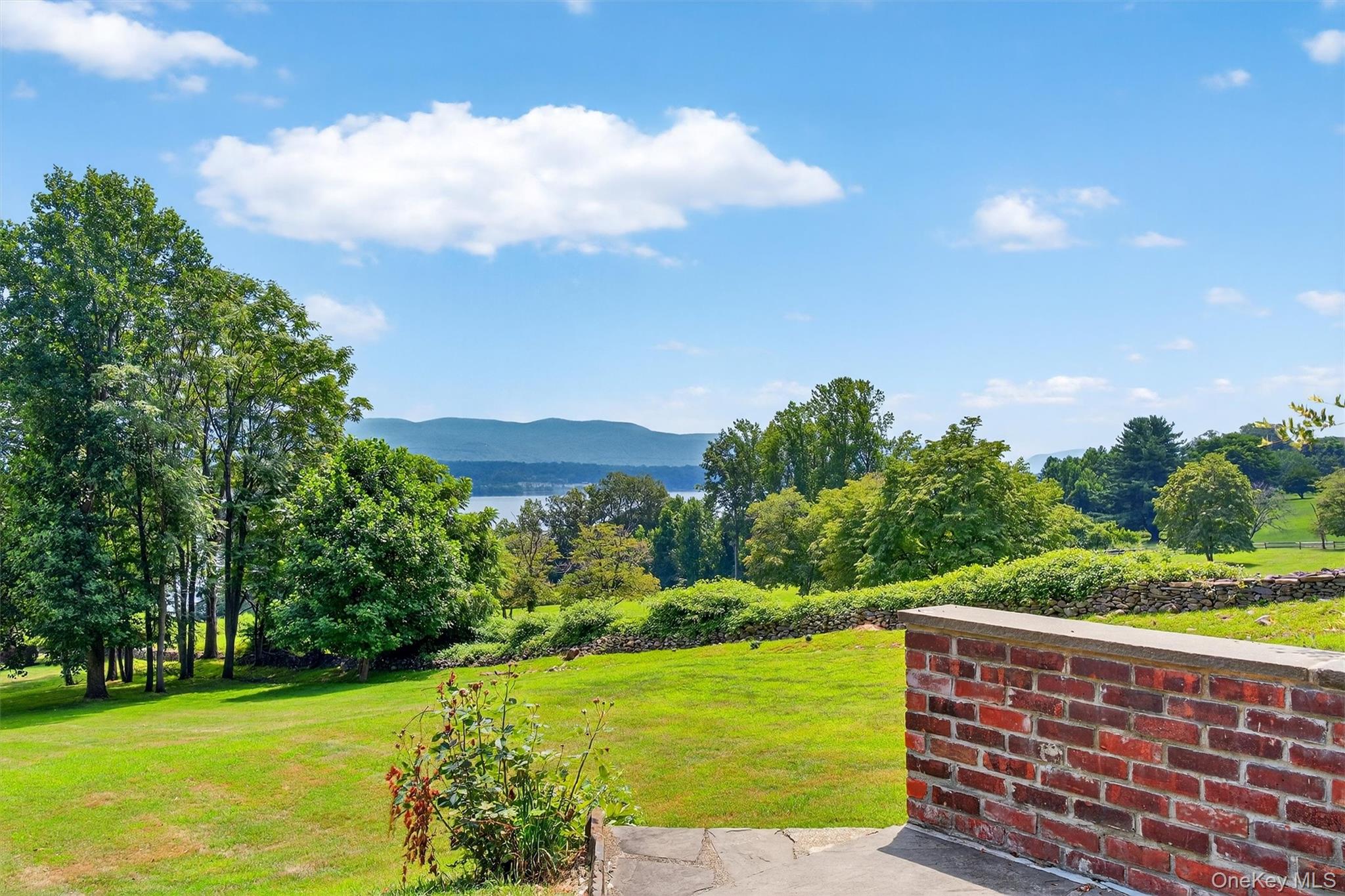 624 River Road, Newburgh, NY 12550