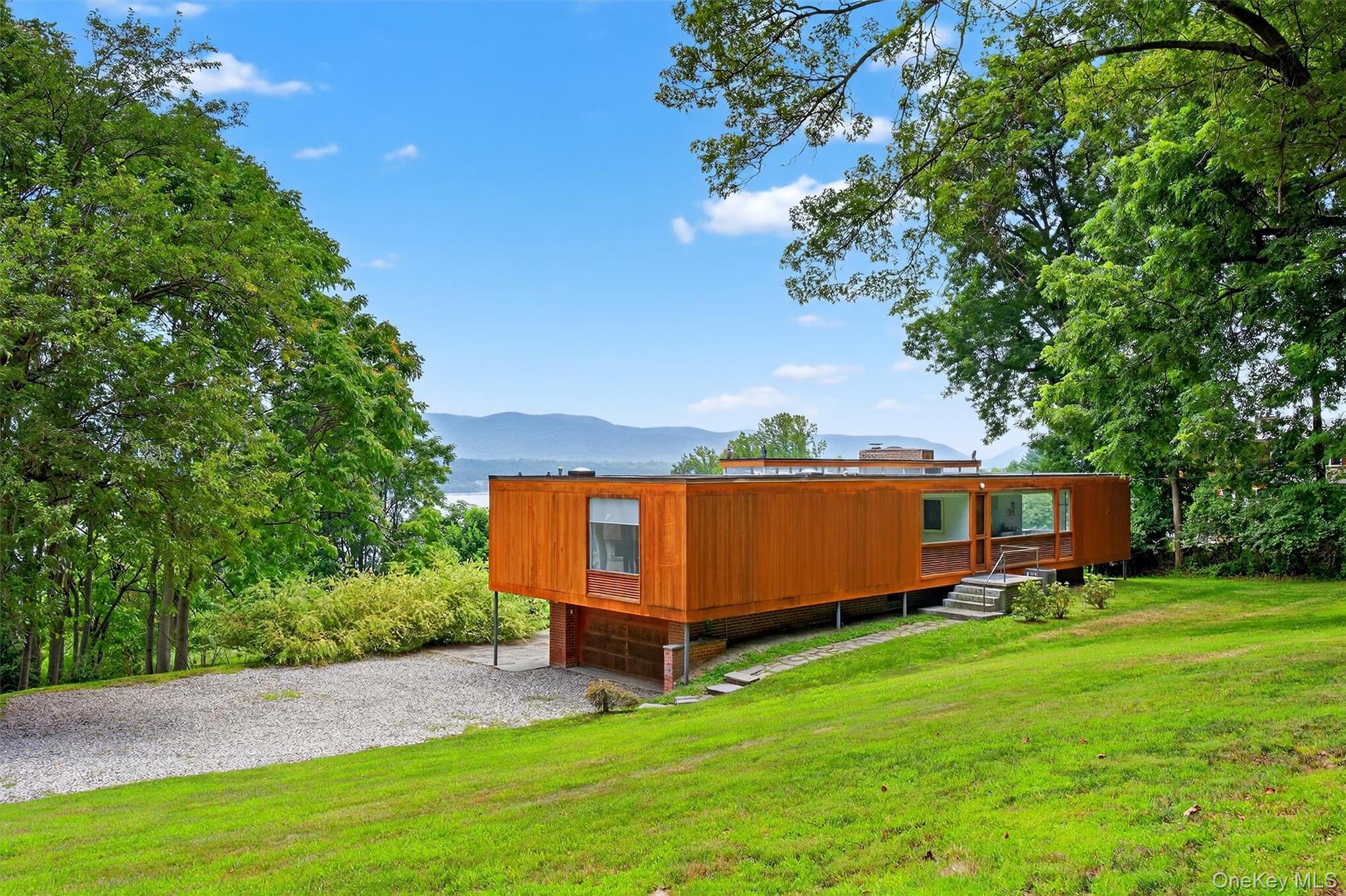 624 River Road, Newburgh, NY 12550