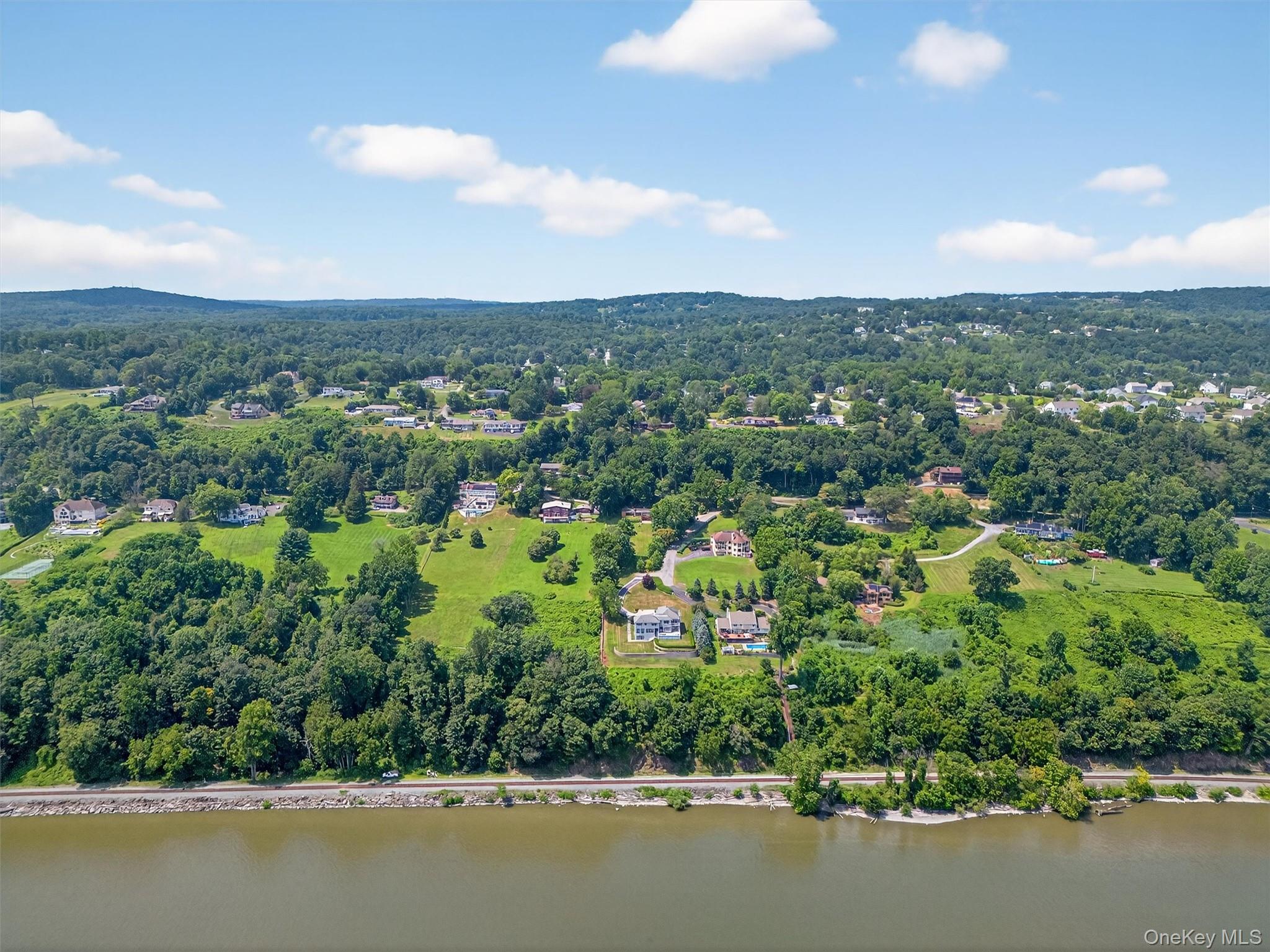 624 River Road, Newburgh, NY 12550