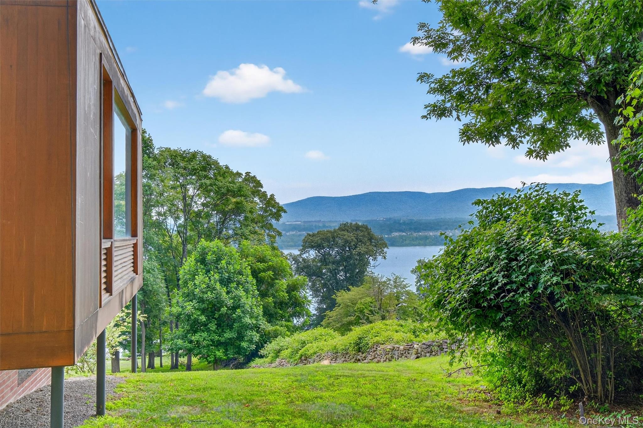 624 River Road, Newburgh, NY 12550