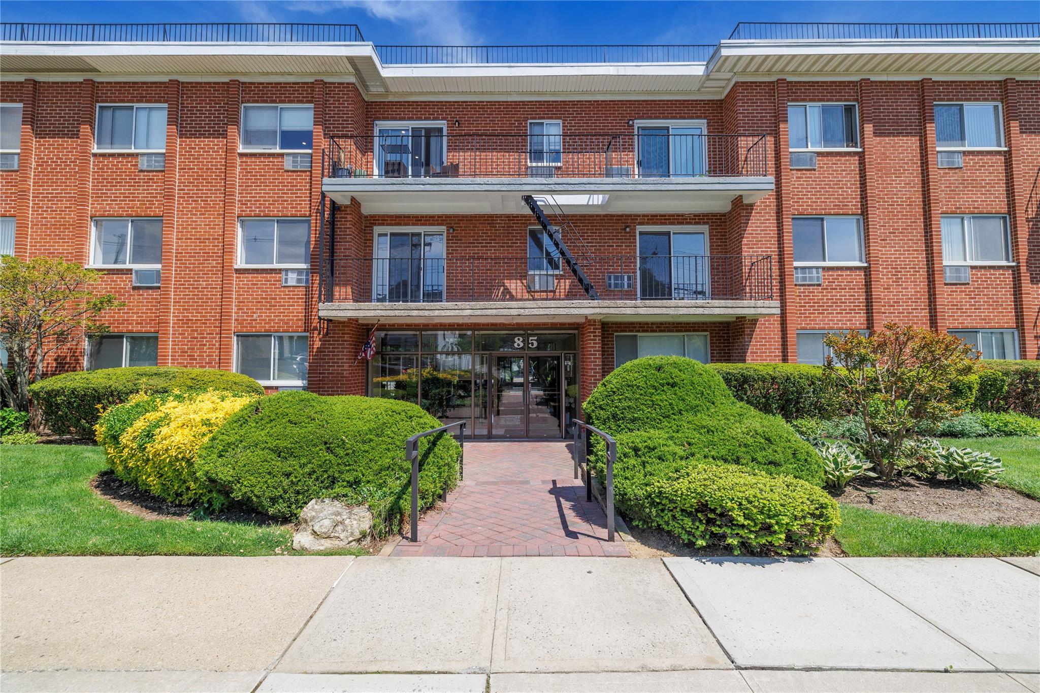 85 S CENTRE AVENUE # A16, Rockville Centre, NY 11570