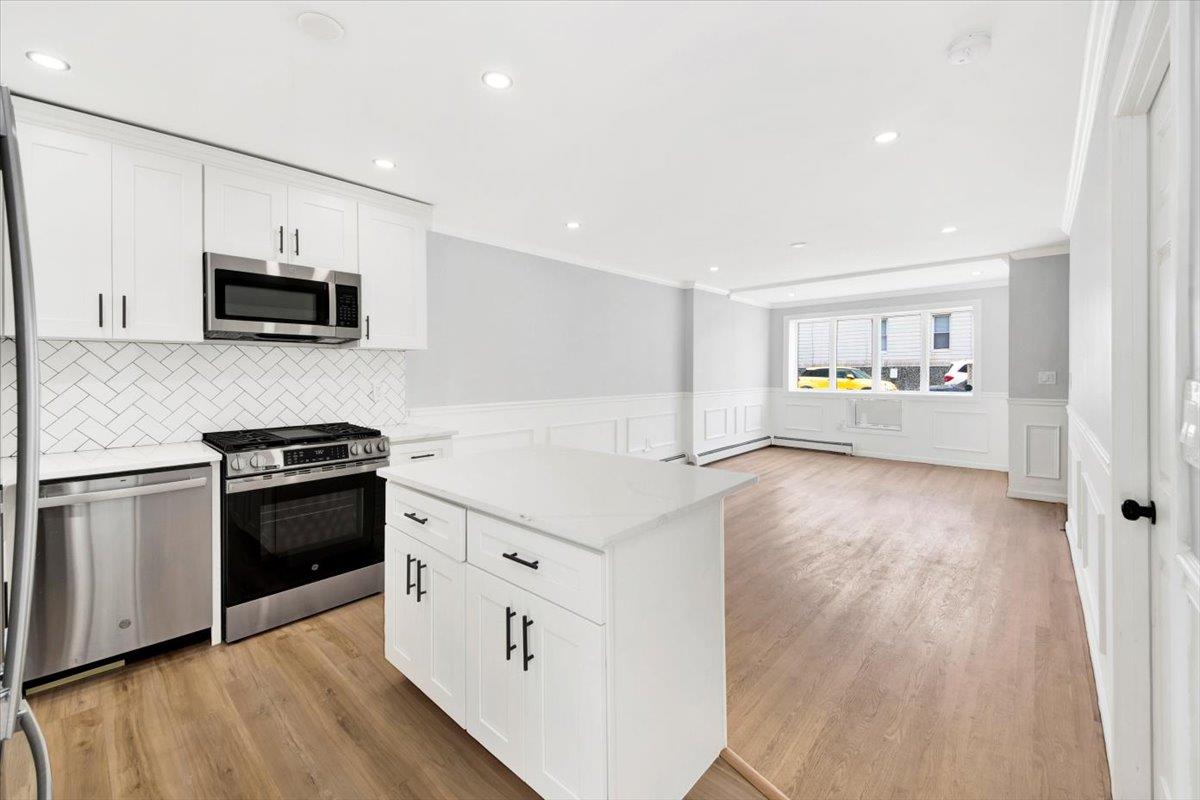 1869 Muliner Avenue, Bronx, NY 10462