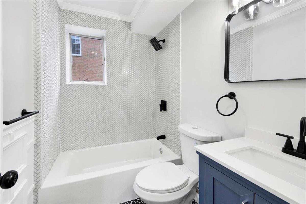 1869 Muliner Avenue, Bronx, NY 10462