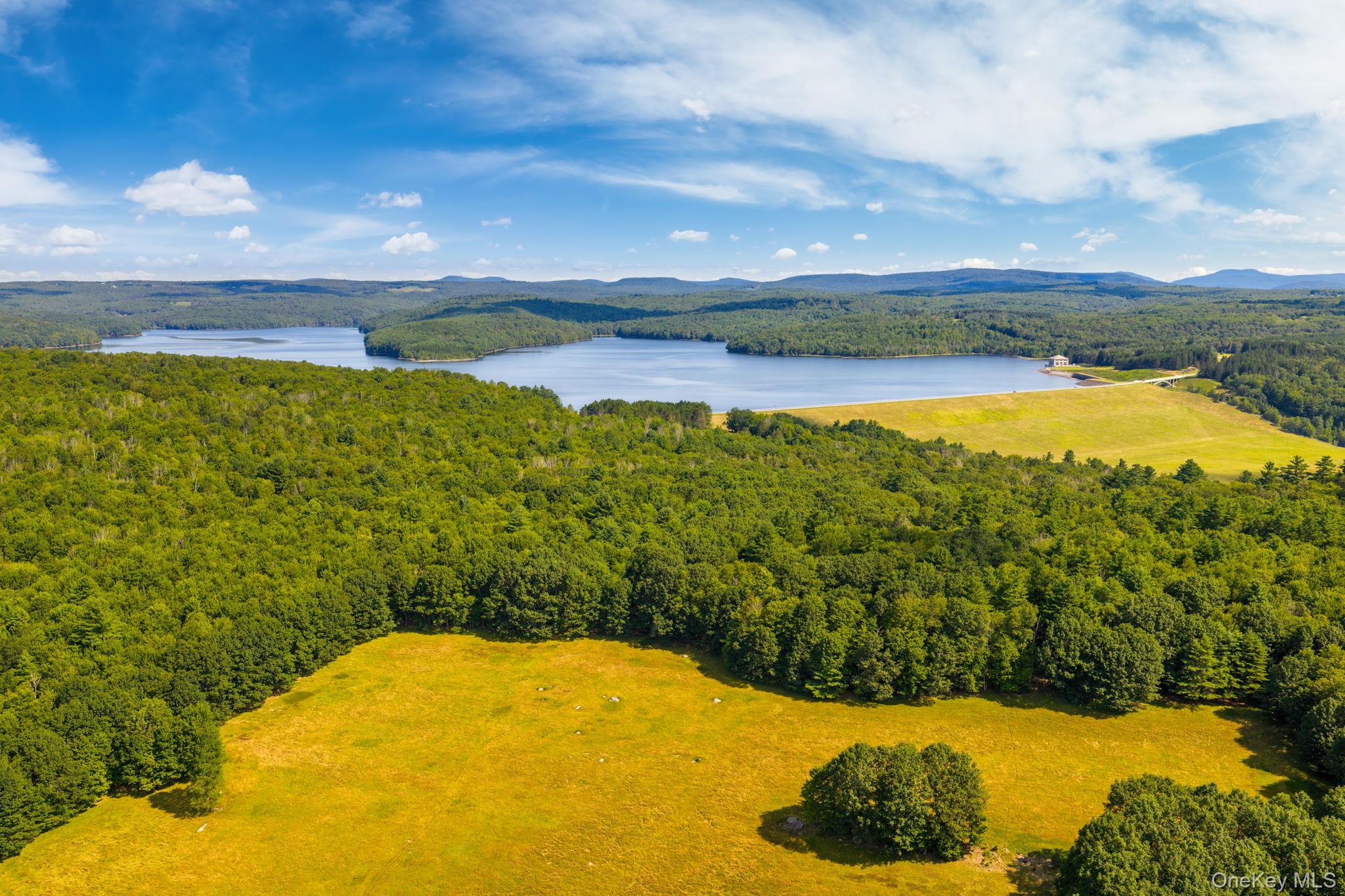 4 Cole Drive, Woodbourne, NY 12788