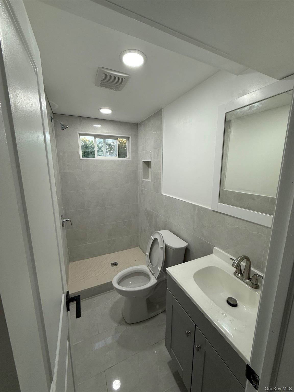 160 Van Street, Brentwood, NY 11717