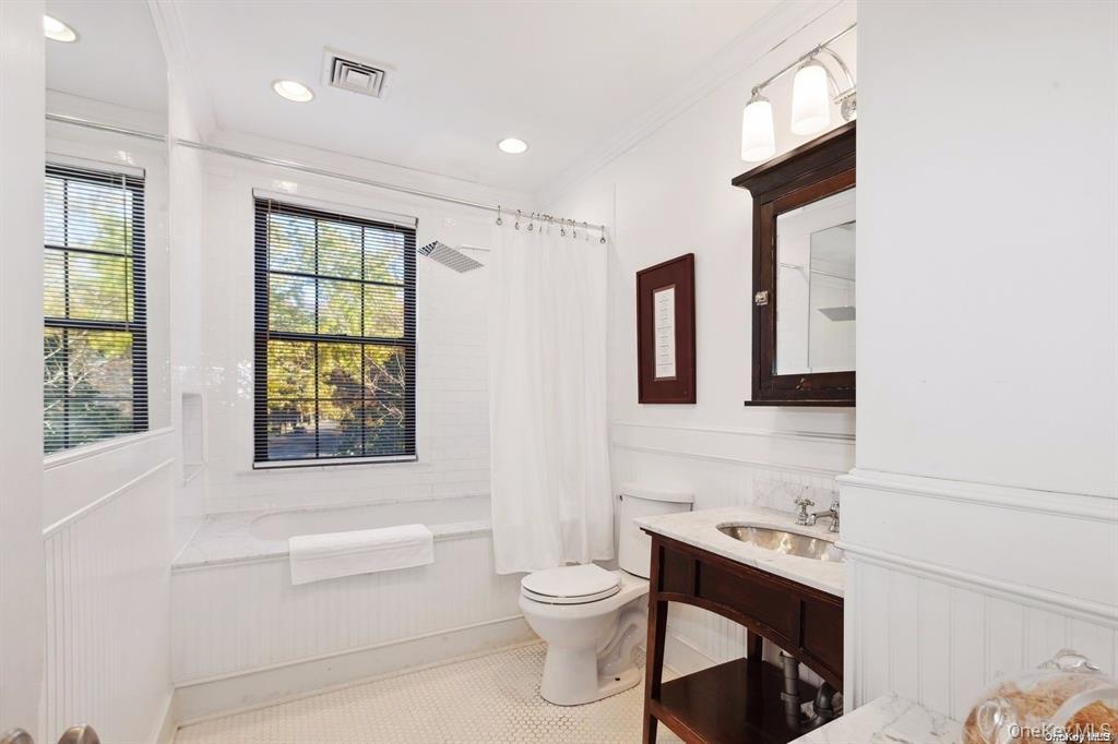 56 Floral Parkway, Floral Park, NY 11001