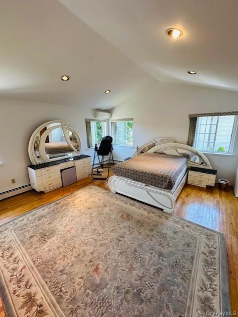 31 Woodward Street, Roslyn Heights, NY 11577