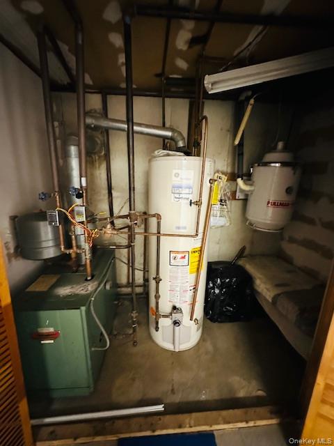 31 Woodward Street, Roslyn Heights, NY 11577