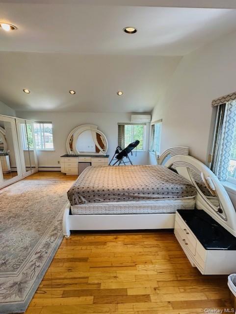 31 Woodward Street, Roslyn Heights, NY 11577