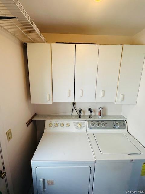 31 Woodward Street, Roslyn Heights, NY 11577