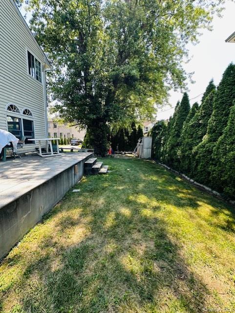 31 Woodward Street, Roslyn Heights, NY 11577