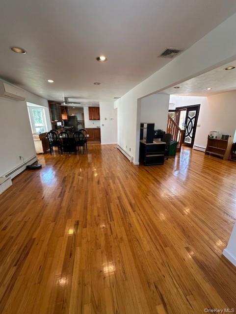 31 Woodward Street, Roslyn Heights, NY 11577