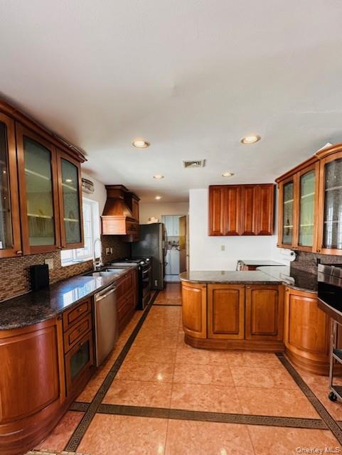 31 Woodward Street, Roslyn Heights, NY 11577