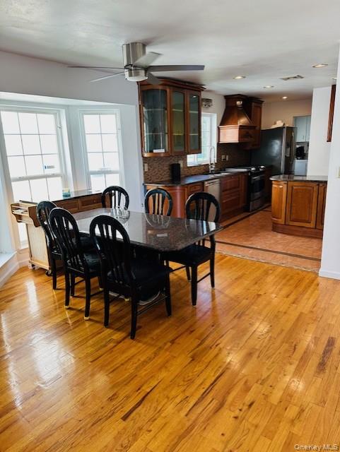 31 Woodward Street, Roslyn Heights, NY 11577