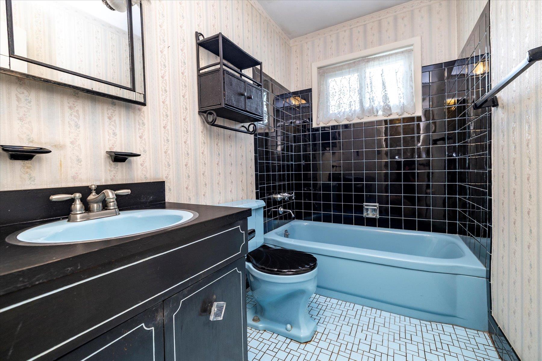 185 Maxine Court, West Hempstead, NY 11552