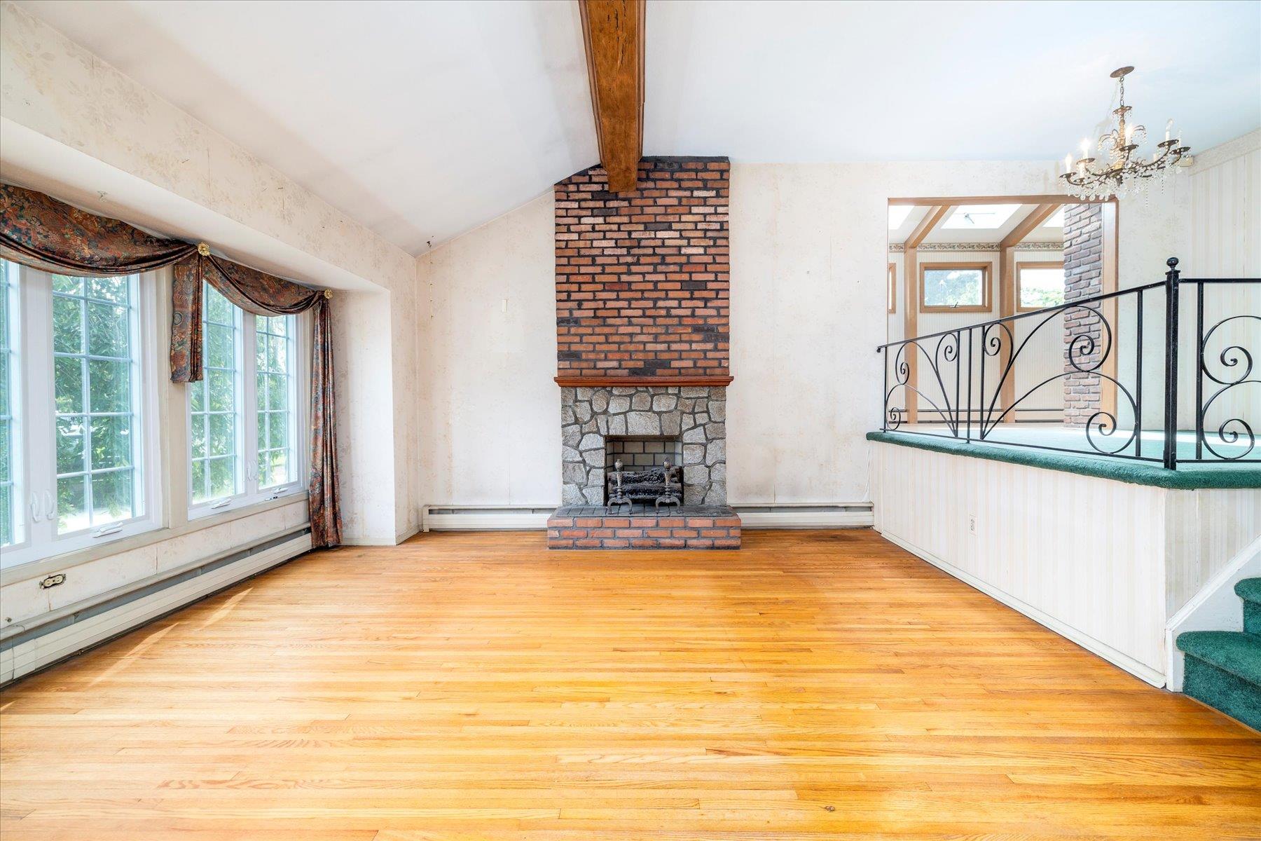 185 Maxine Court, West Hempstead, NY 11552