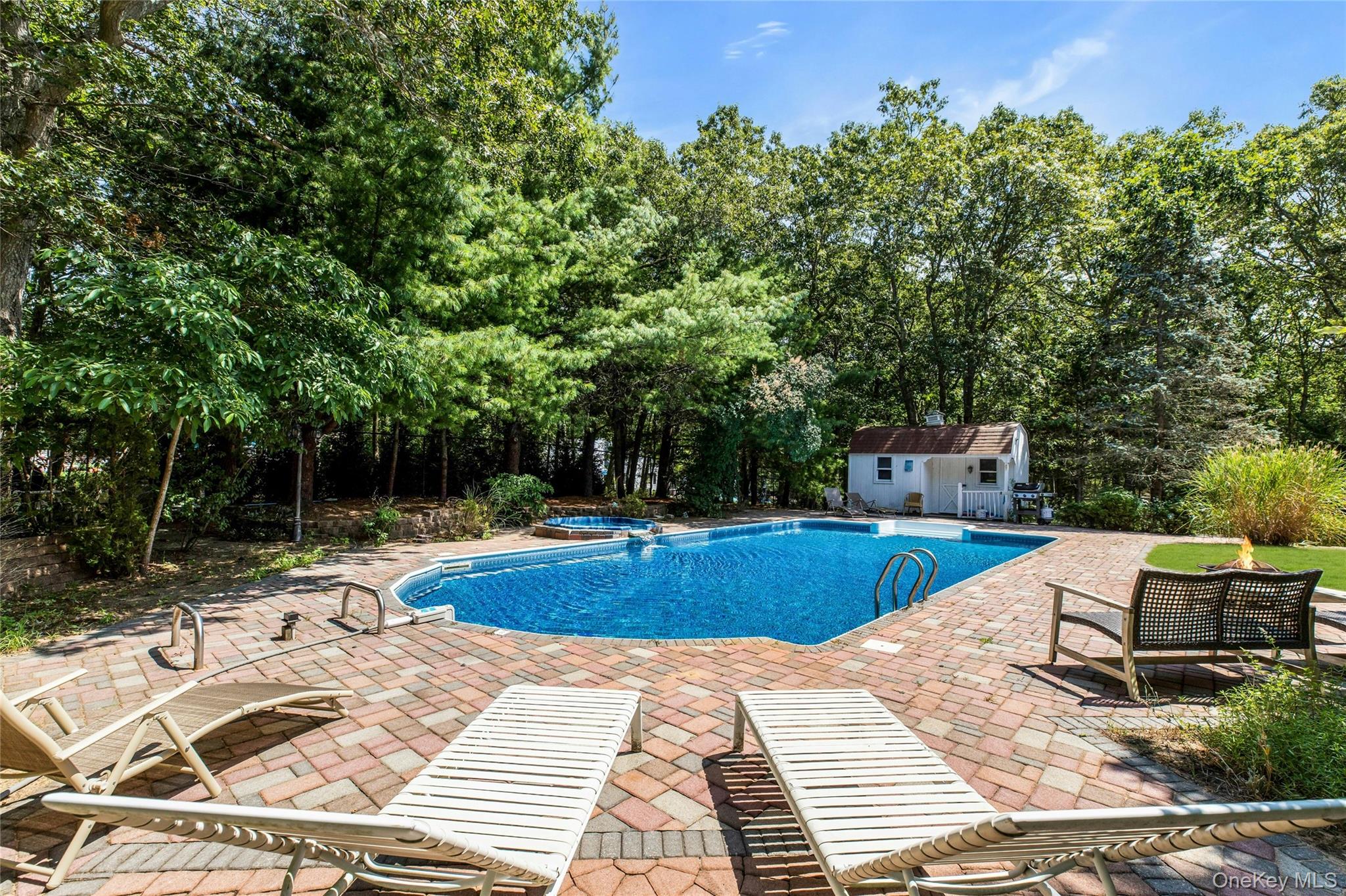 12 Douglas Court, Hampton Bays, NY 11946