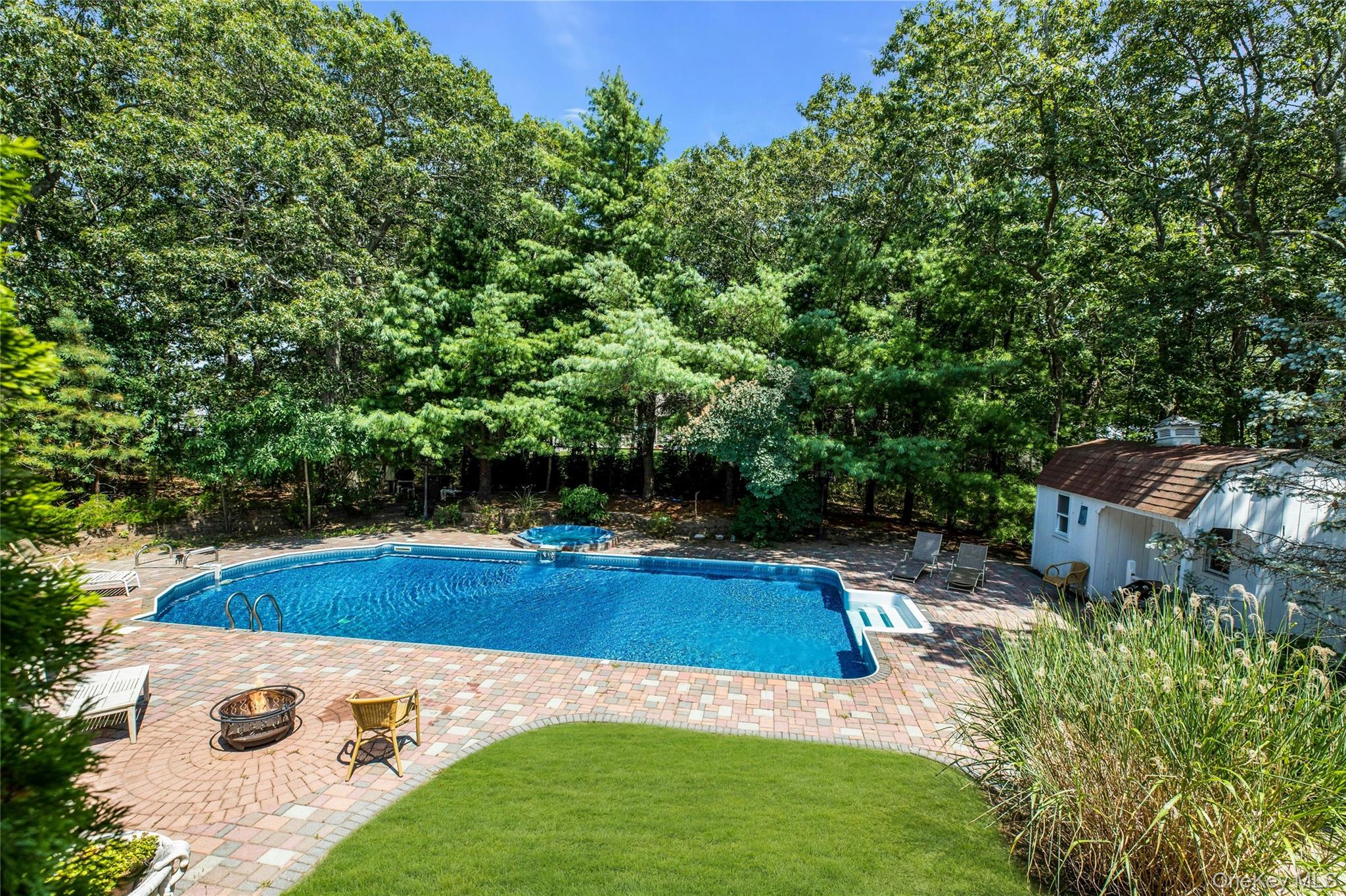 12 Douglas Court, Hampton Bays, NY 11946