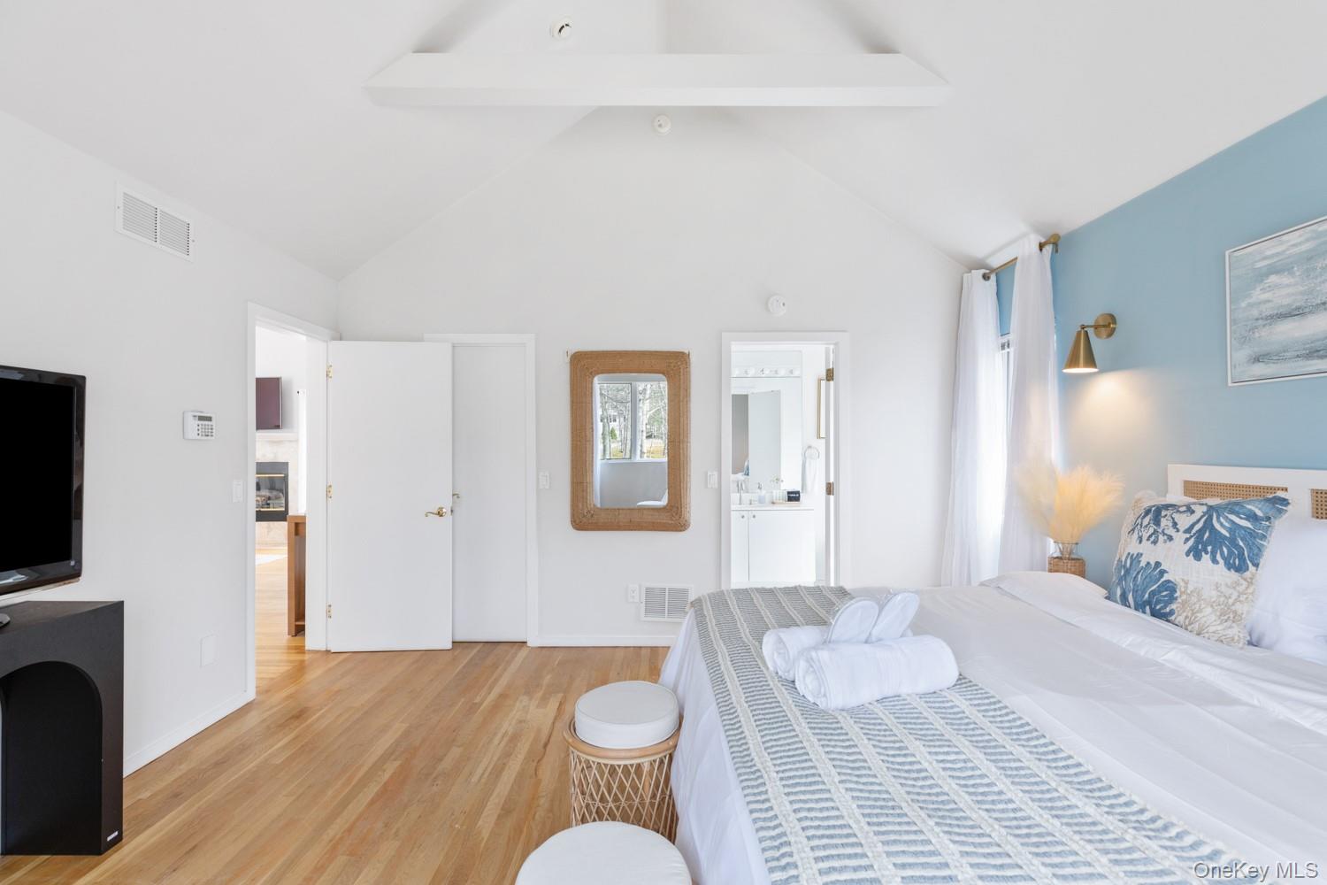 12 Douglas Court, Hampton Bays, NY 11946