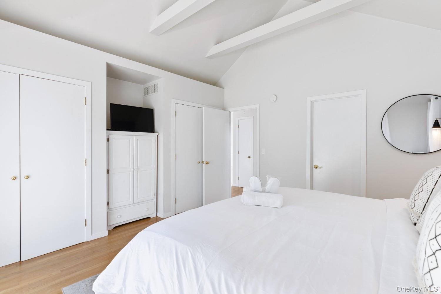 12 Douglas Court, Hampton Bays, NY 11946