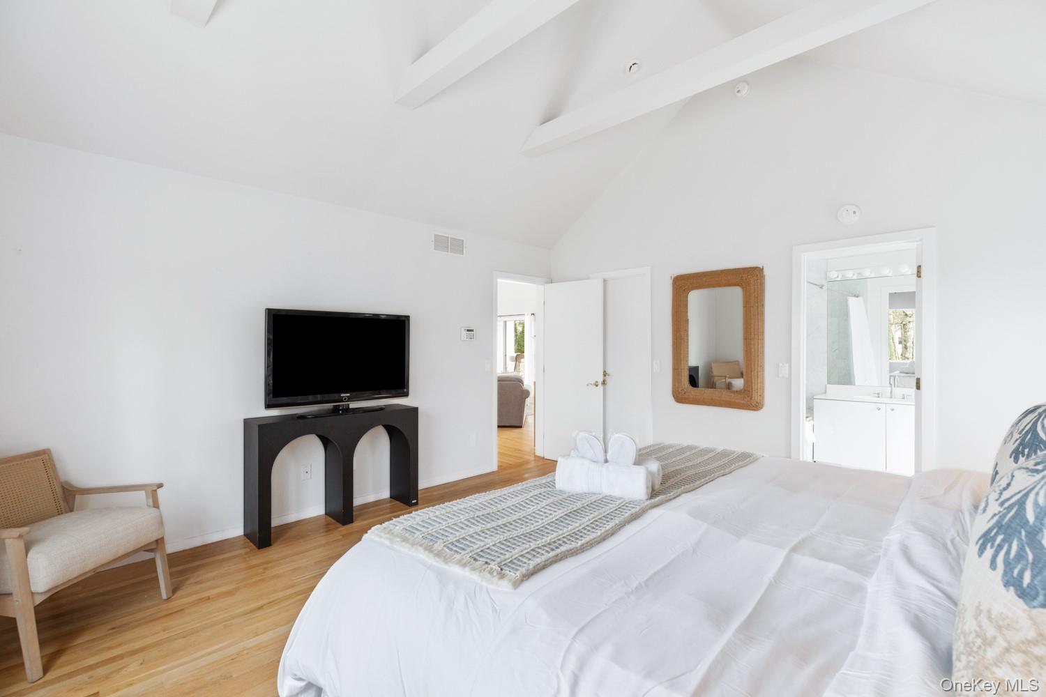 12 Douglas Court, Hampton Bays, NY 11946